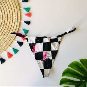 Victoria’s Secret Cotton V String Panty Smooth Black Floral Invasion Medium NEW